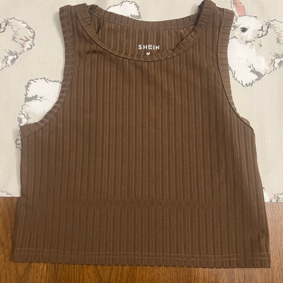 SHEIN Ribbed Cropped Tank Tops - Picture 3 of 4